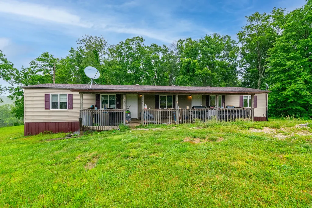 424 Powers Road Frenchburg KY 40322