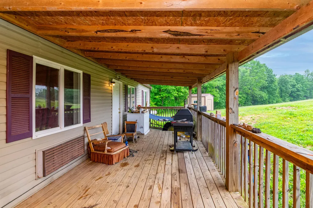 424 Powers Road Frenchburg KY 40322