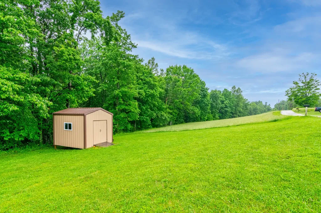 424 Powers Road Frenchburg KY 40322