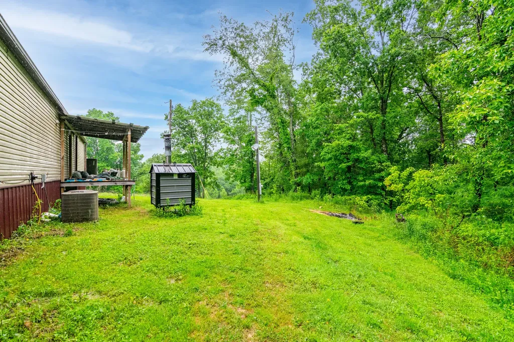 424 Powers Road Frenchburg KY 40322
