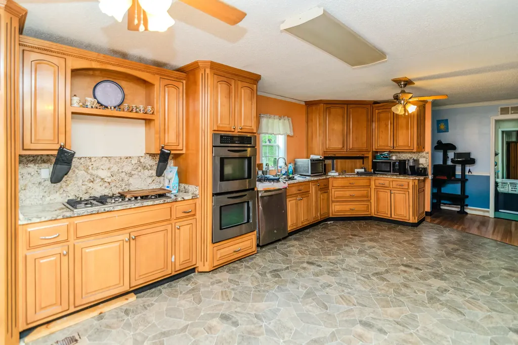 424 Powers Road Frenchburg KY 40322