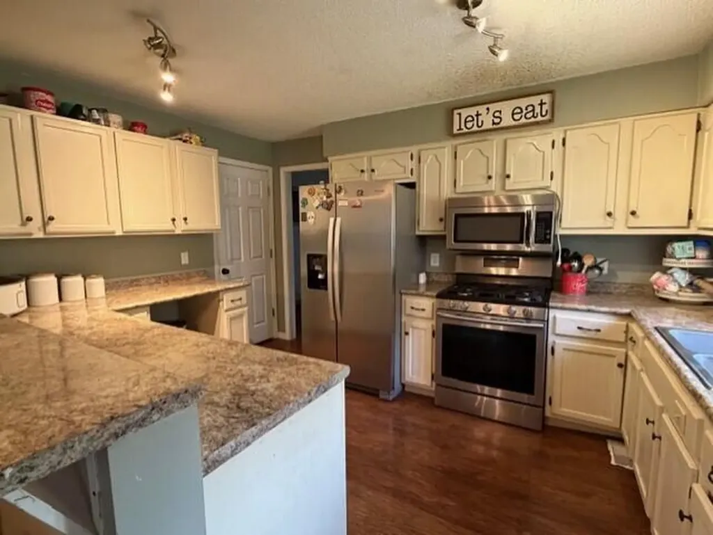 387 Left Penhook Road Harold KY 41635