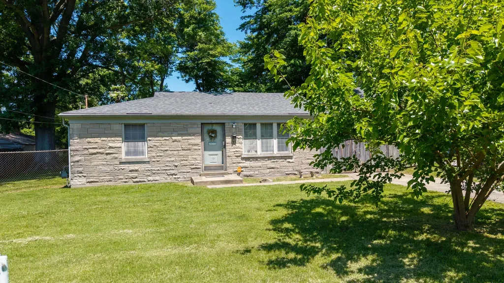 6413 North Drive Louisville KY 40272