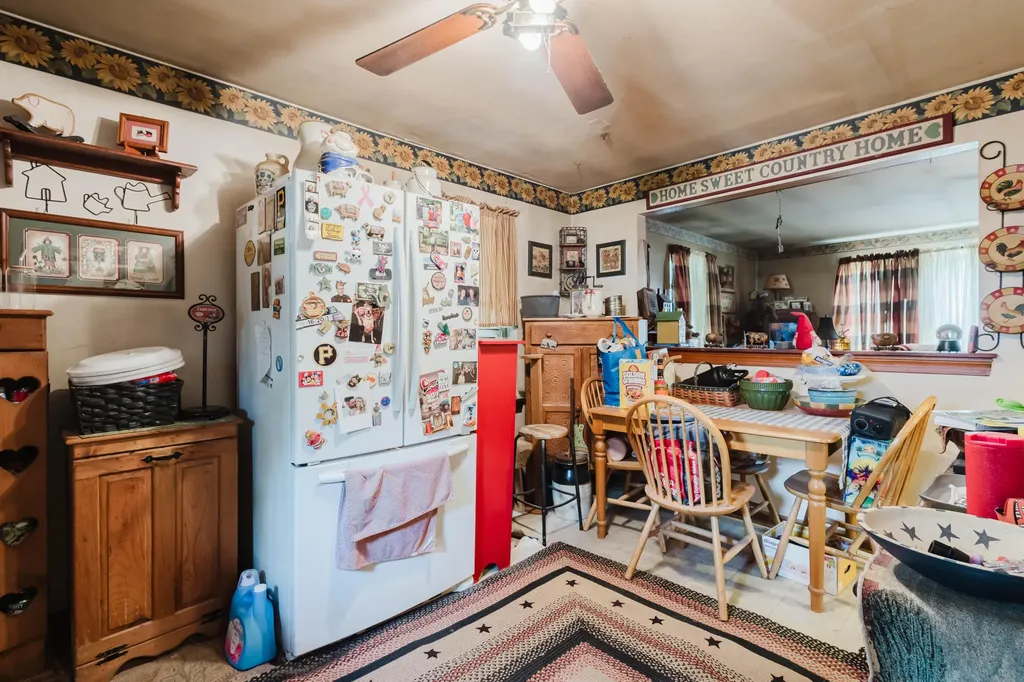 6413 North Drive Louisville KY 40272