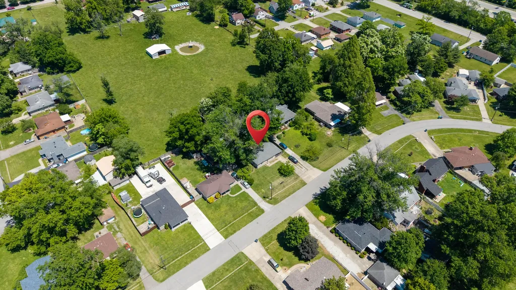 6413 North Drive Louisville KY 40272