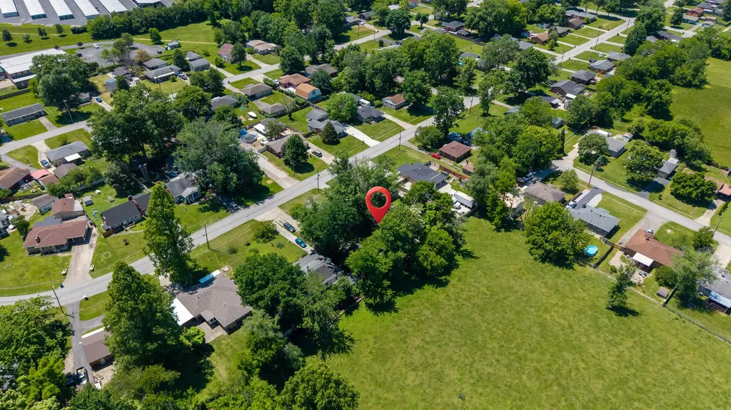 6413 North Drive Louisville KY 40272