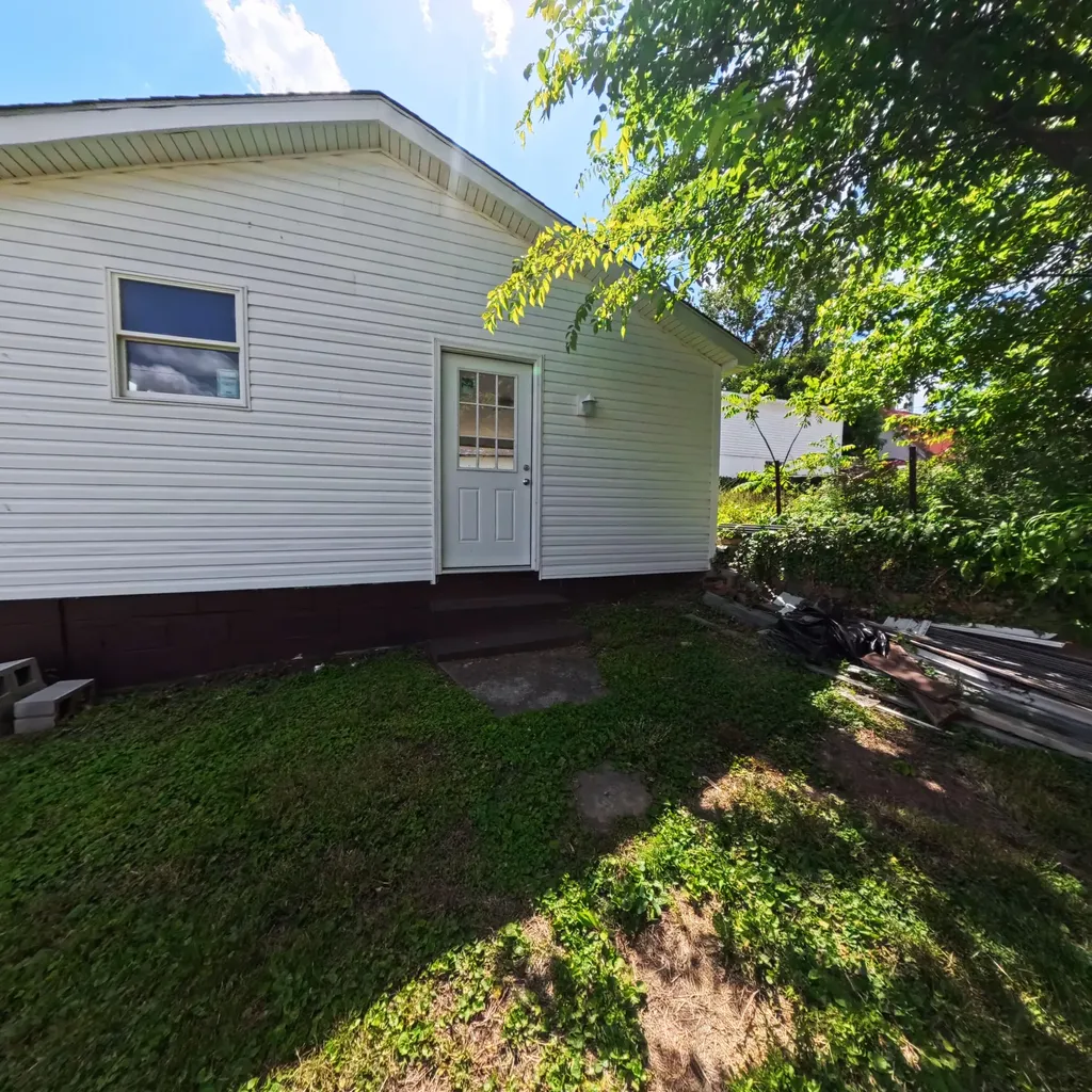 206 Kirkland Avenue Irvine KY 40336