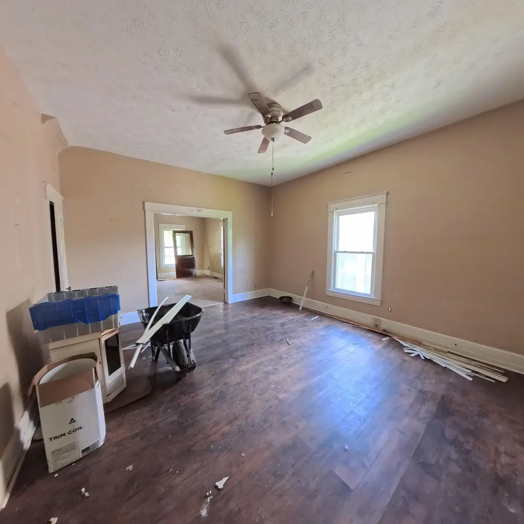 206 Kirkland Avenue Irvine KY 40336