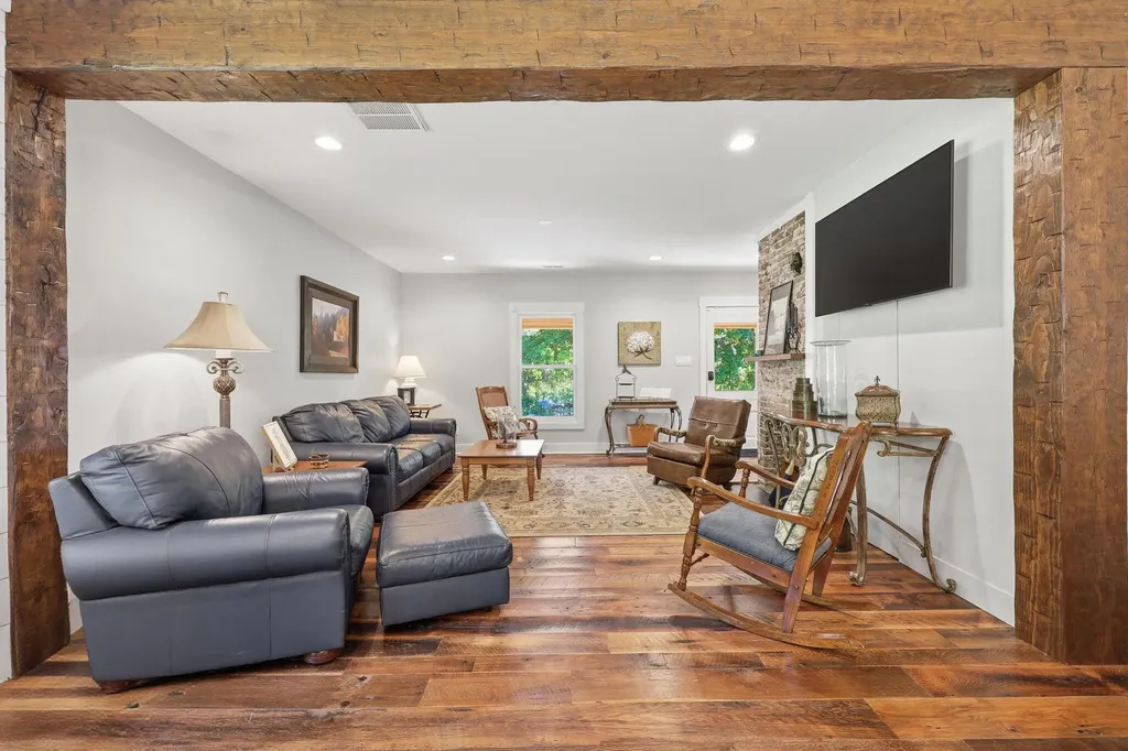 755 Delaney Ferry Road Versailles KY 40383