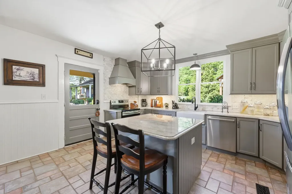 755 Delaney Ferry Road Versailles KY 40383