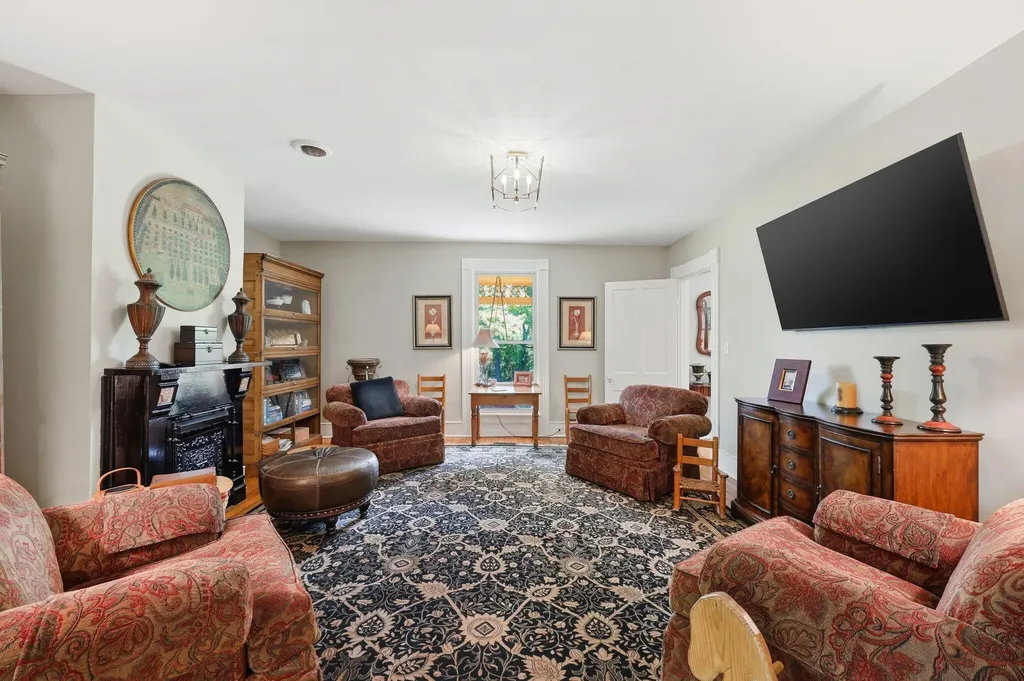 755 Delaney Ferry Road Versailles KY 40383