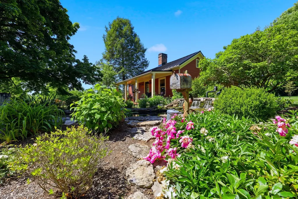 755 Delaney Ferry Road Versailles KY 40383