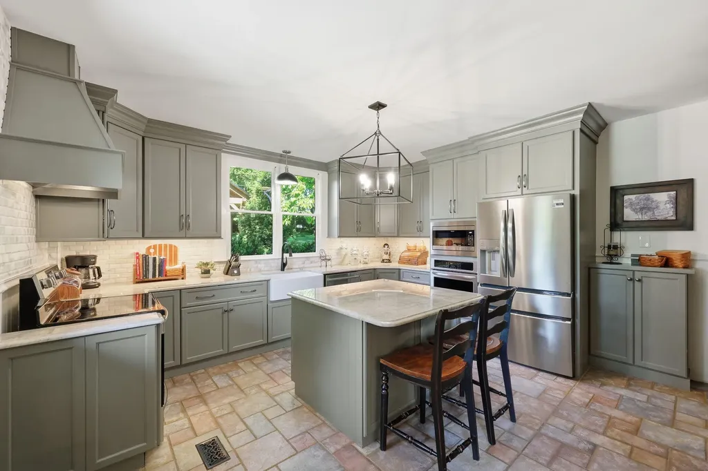 755 Delaney Ferry Road Versailles KY 40383
