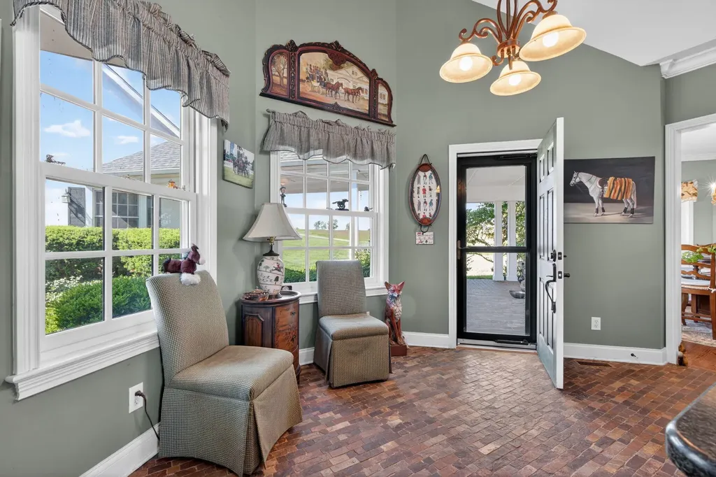2027 Clintonville Road Paris KY 40361