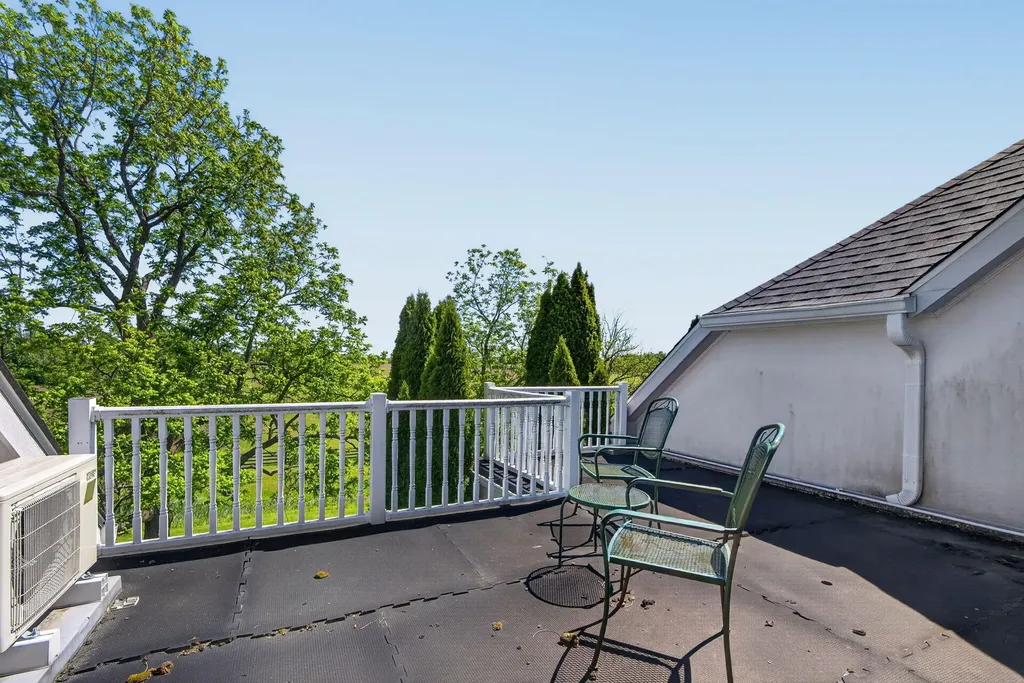 2027 Clintonville Road Paris KY 40361