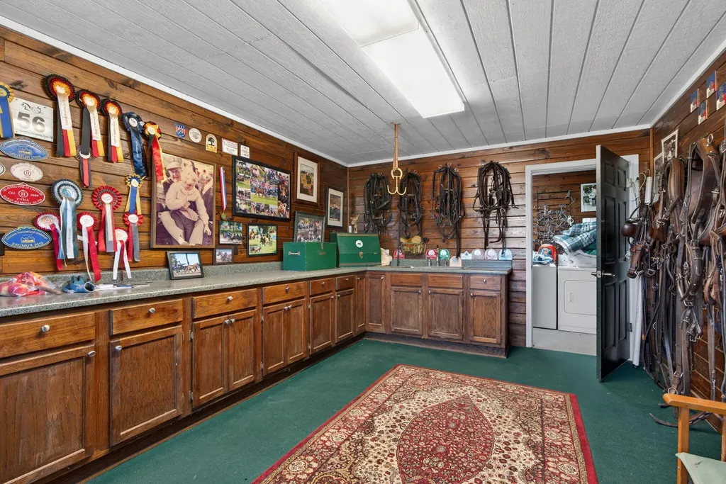 2027 Clintonville Road Paris KY 40361