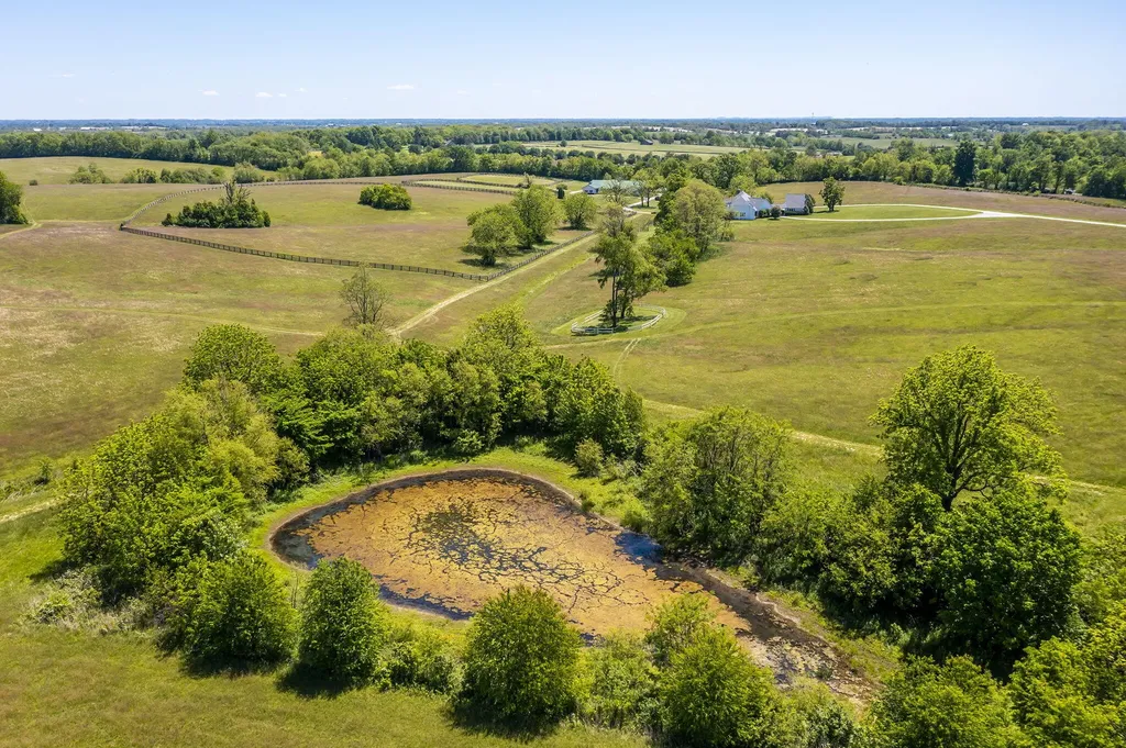 2027 Clintonville Road Paris KY 40361