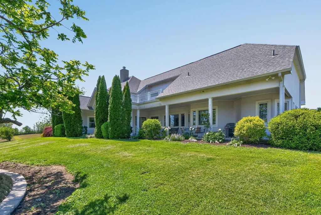 2027 Clintonville Road Paris KY 40361