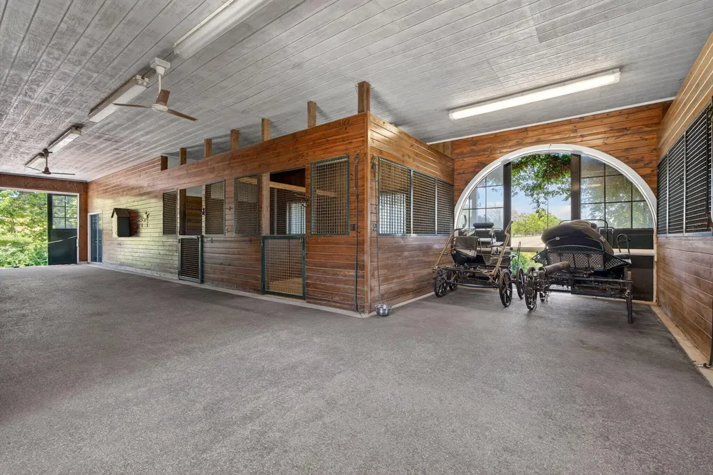 2027 Clintonville Road Paris KY 40361