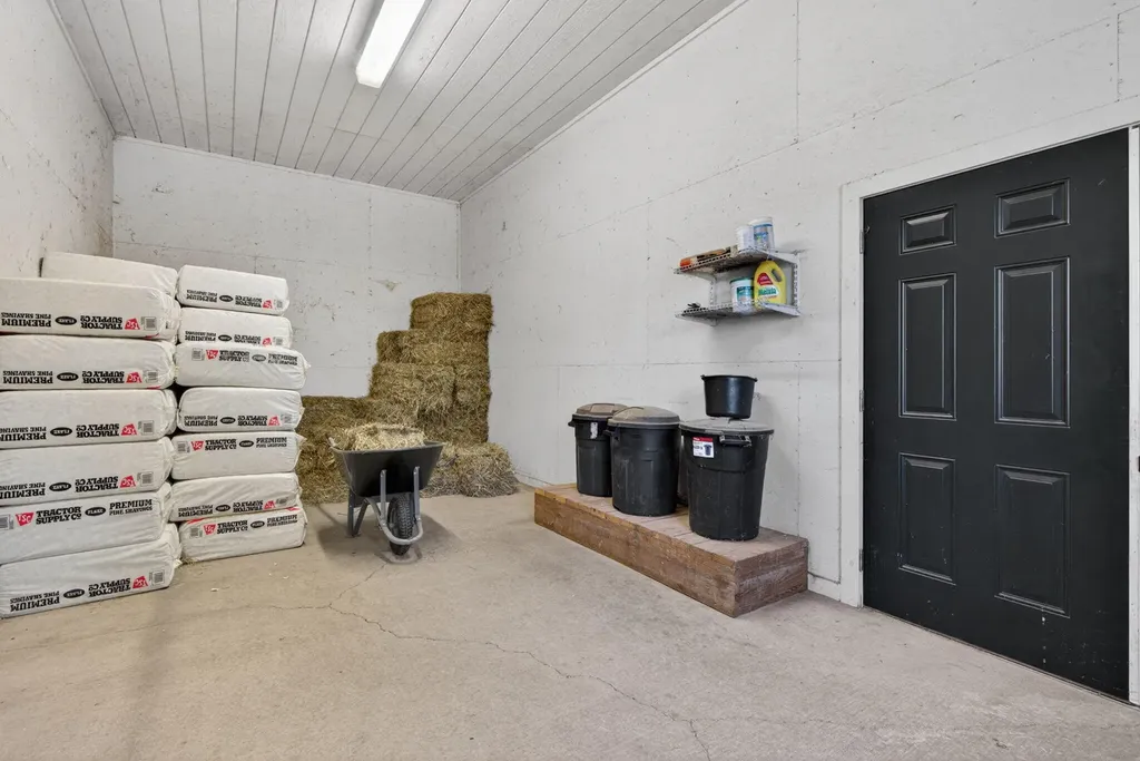 2027 Clintonville Road Paris KY 40361