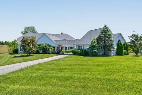 2027 Clintonville Road Paris KY 40361