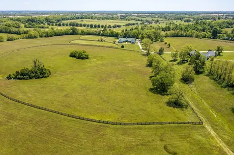2027 Clintonville Road Paris KY 40361