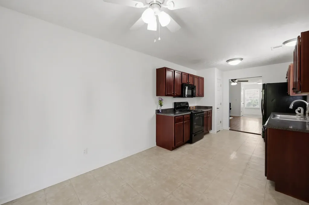 1329 Harrington Court Lexington KY 40511