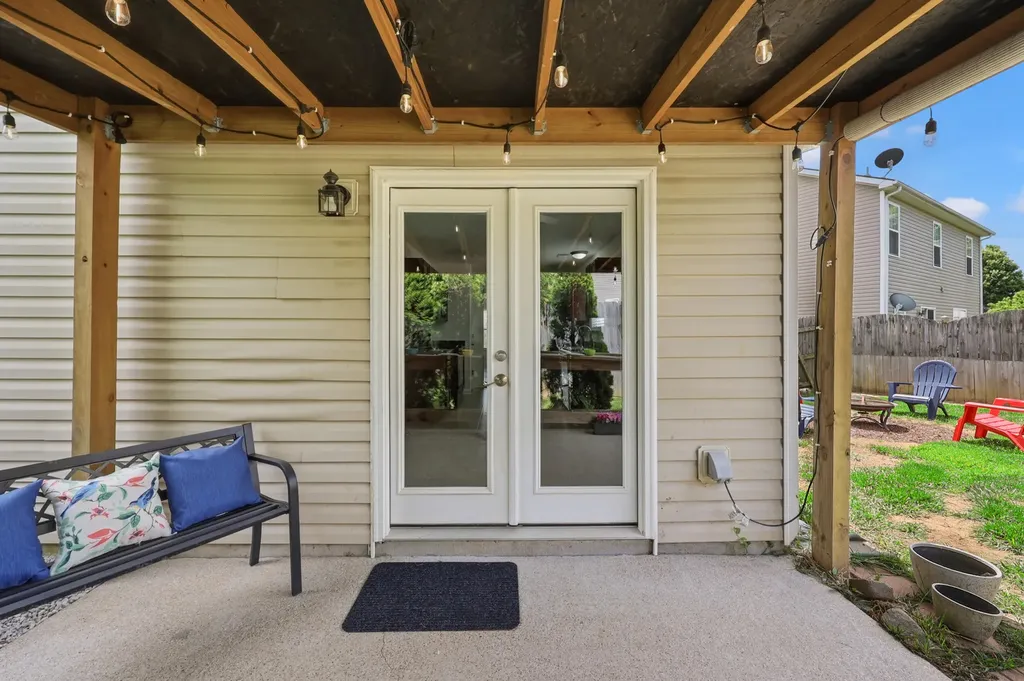 1329 Harrington Court Lexington KY 40511