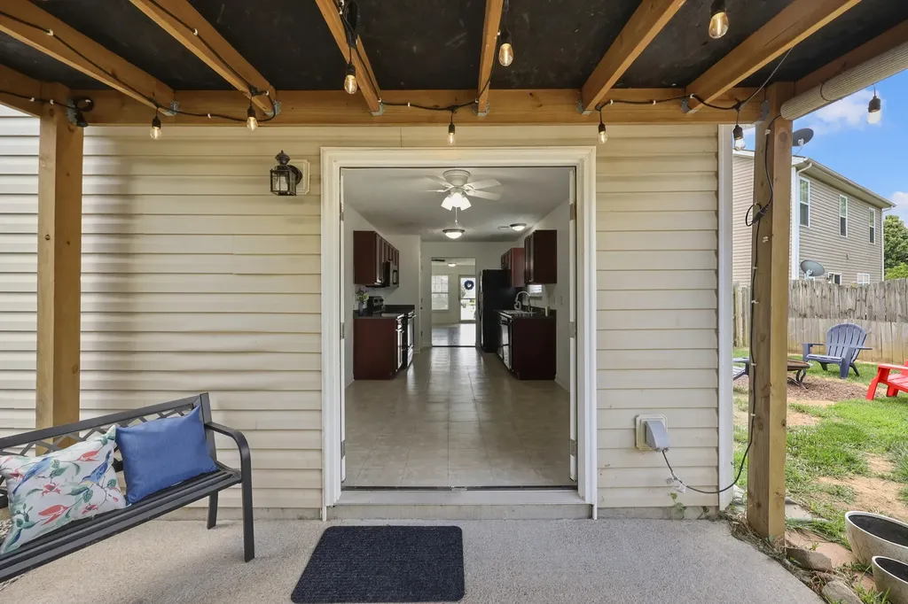 1329 Harrington Court Lexington KY 40511