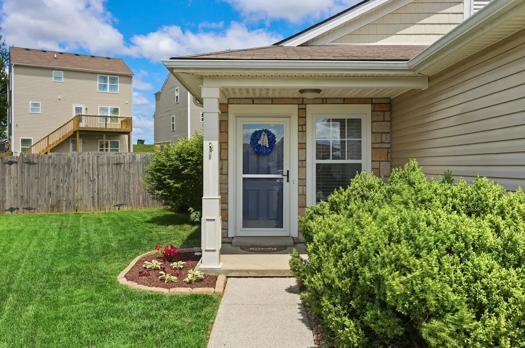 1329 Harrington Court Lexington KY 40511