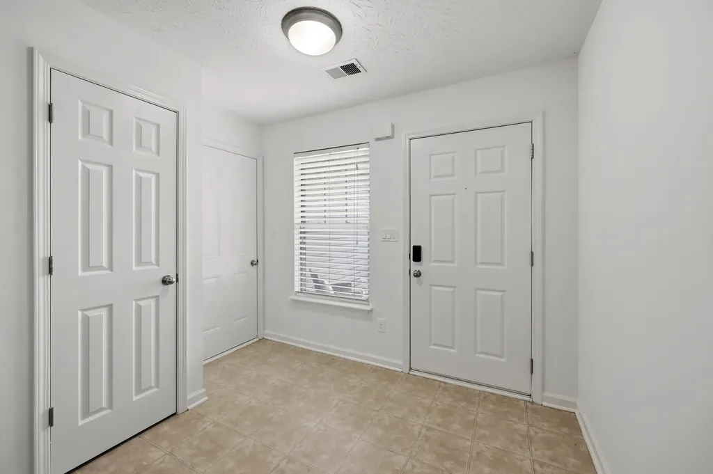 1329 Harrington Court Lexington KY 40511