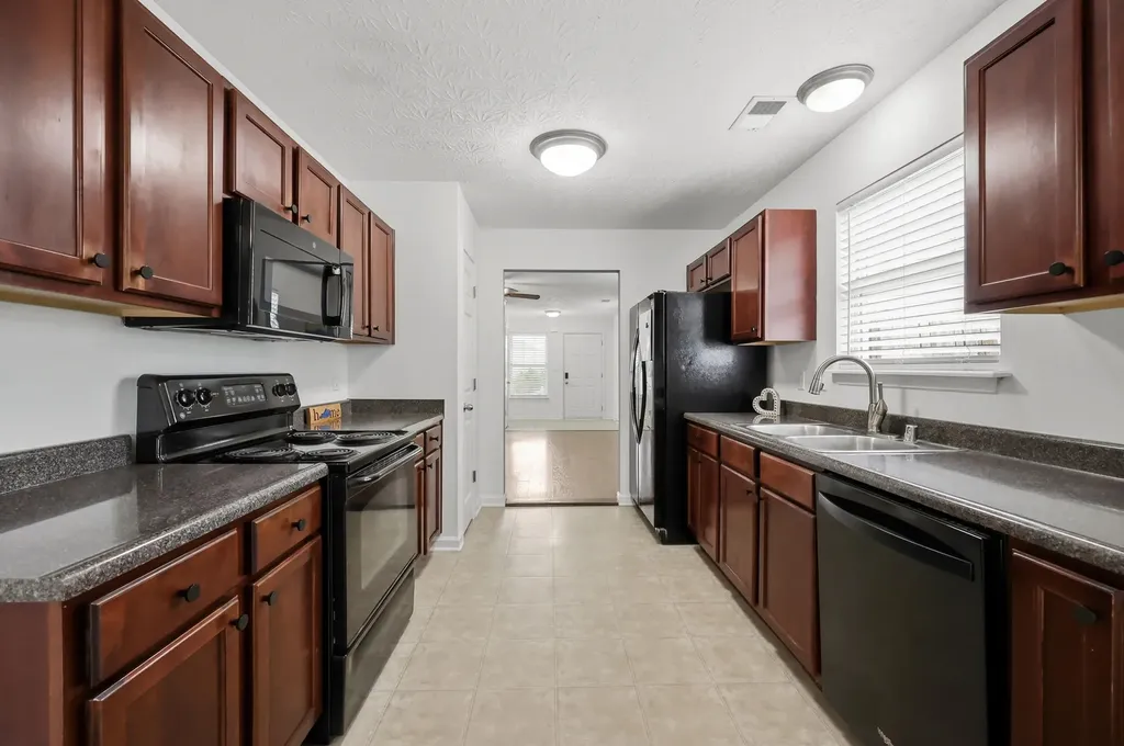 1329 Harrington Court Lexington KY 40511