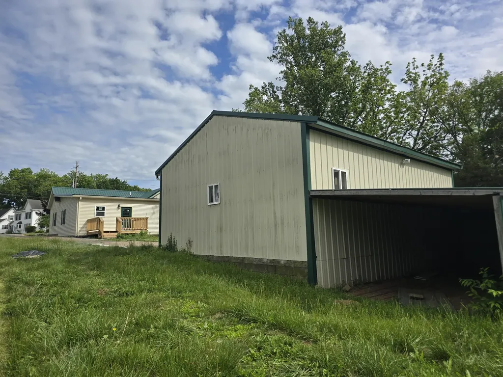 1933 Thatchers Mill Road Paris KY 40361