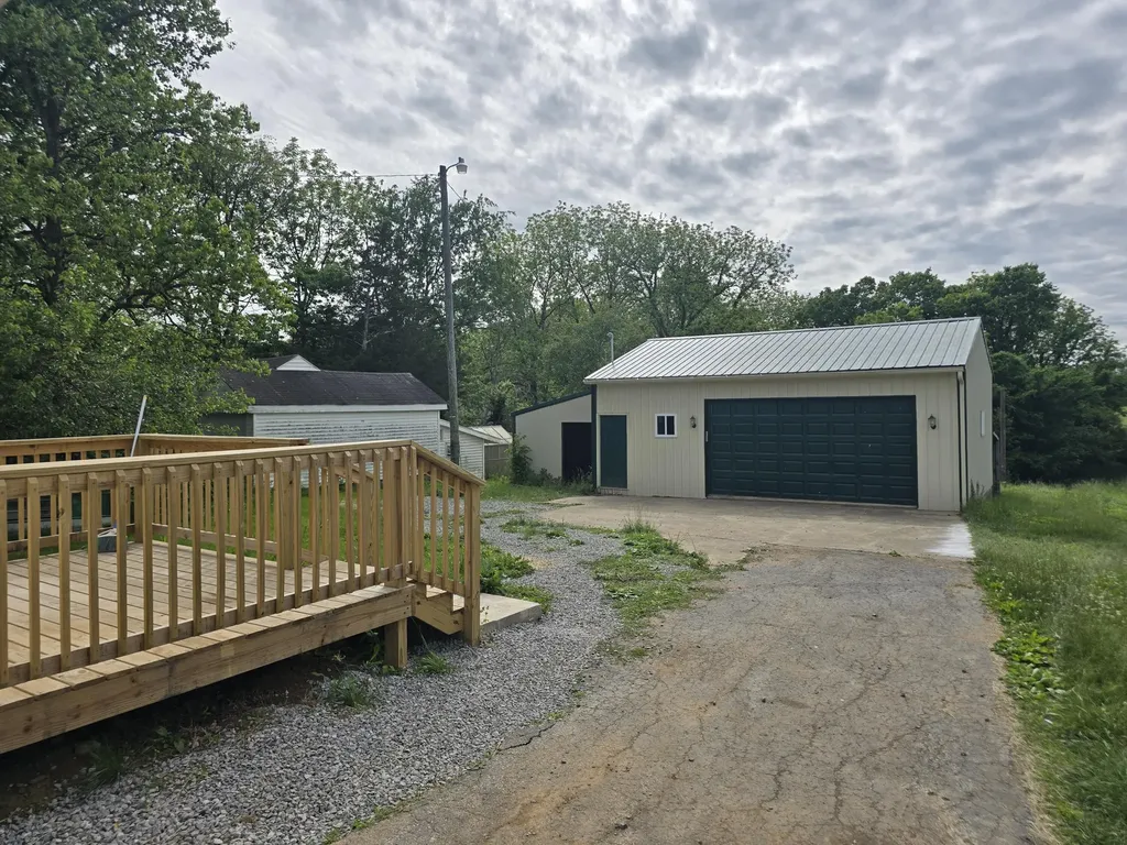1933 Thatchers Mill Road Paris KY 40361
