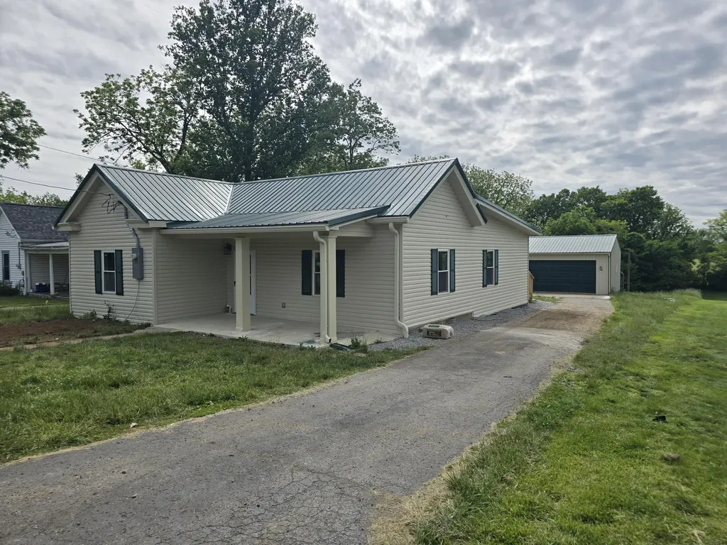1933 Thatchers Mill Road Paris KY 40361