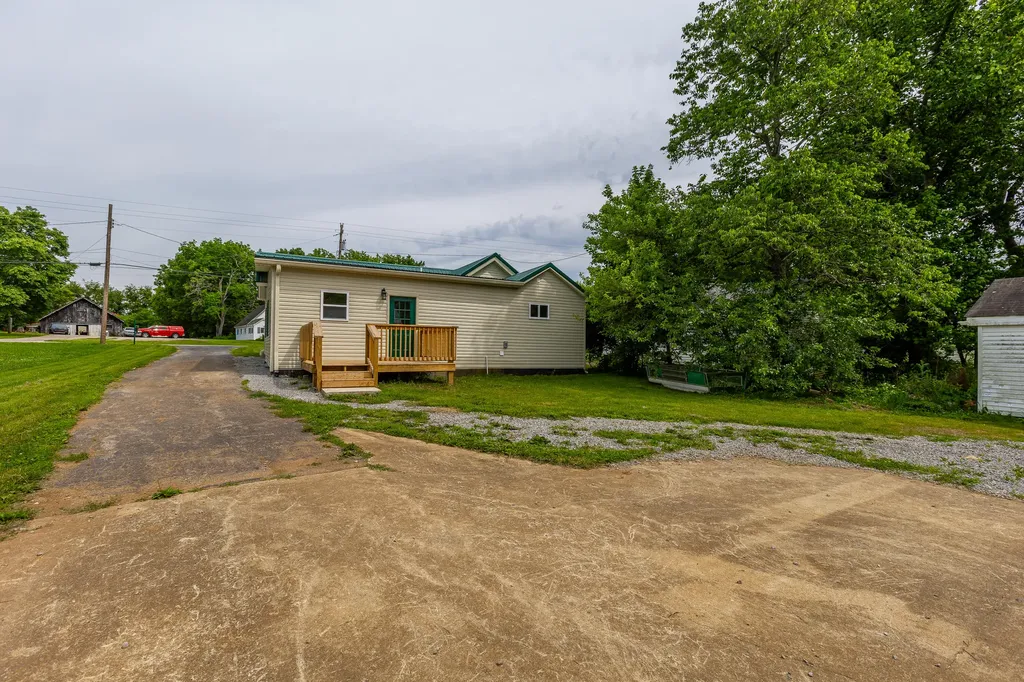 1933 Thatchers Mill Road Paris KY 40361