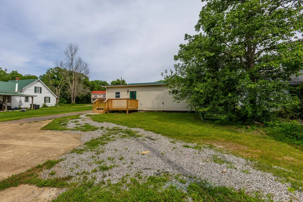 1933 Thatchers Mill Road Paris KY 40361