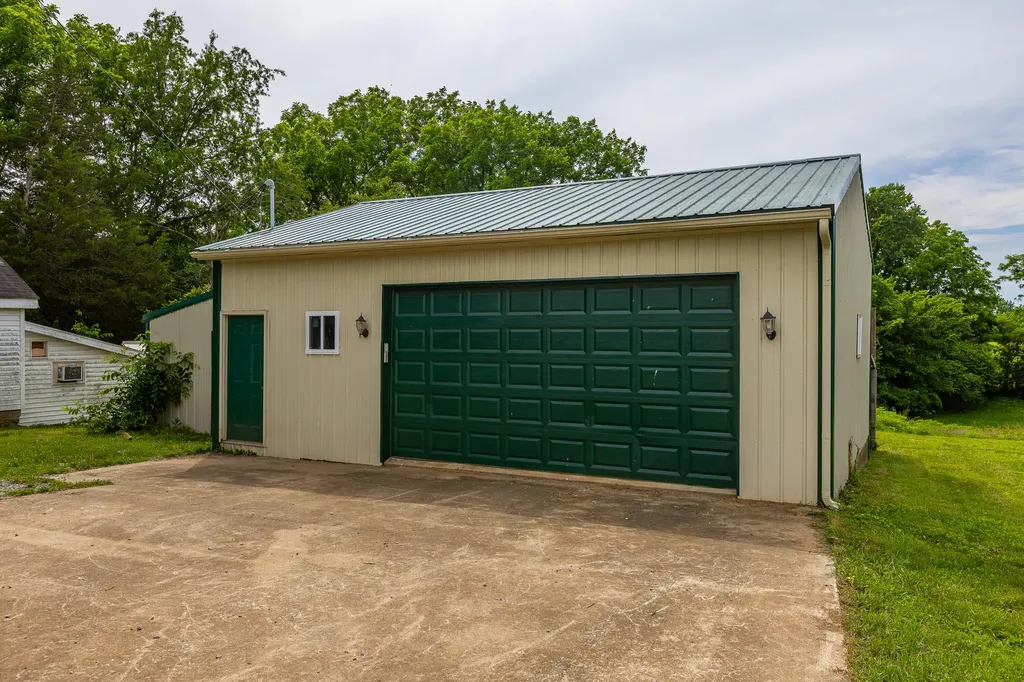 1933 Thatchers Mill Road Paris KY 40361