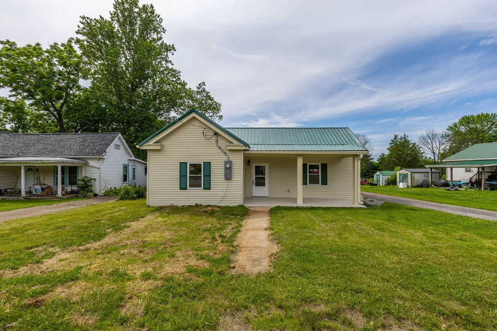 1933 Thatchers Mill Road Paris KY 40361