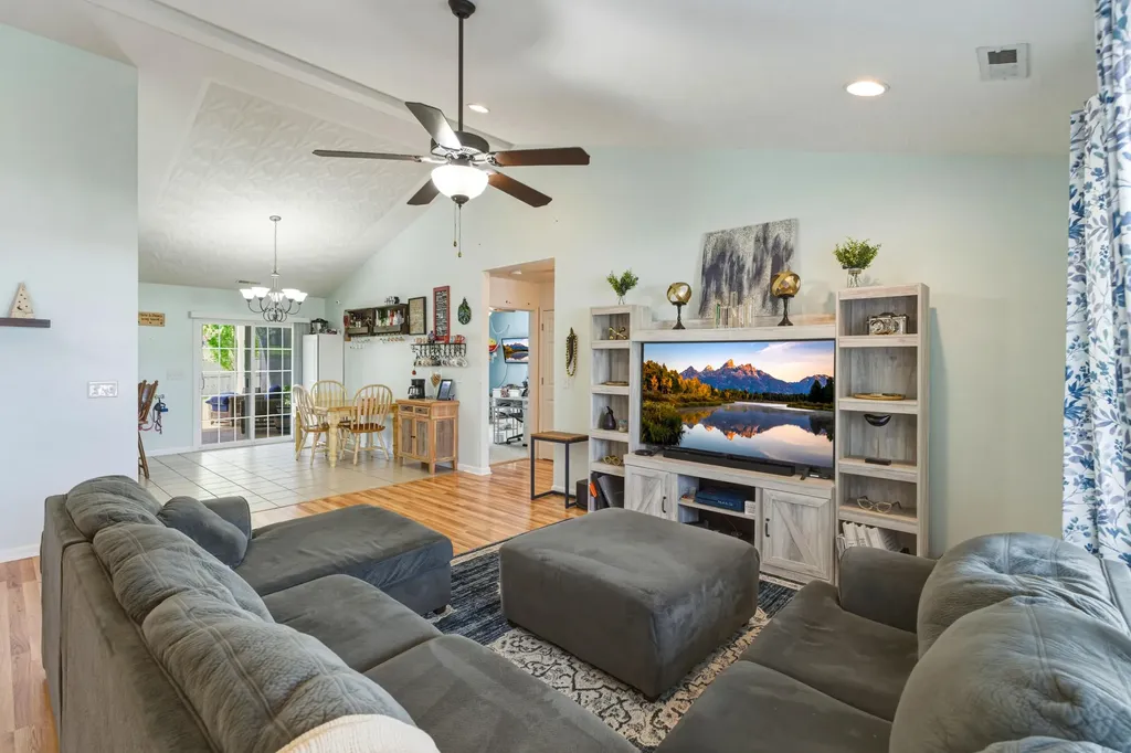 209 Kathie Court Vine Grove KY 40175
