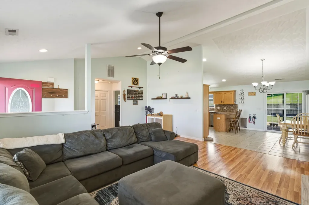 209 Kathie Court Vine Grove KY 40175