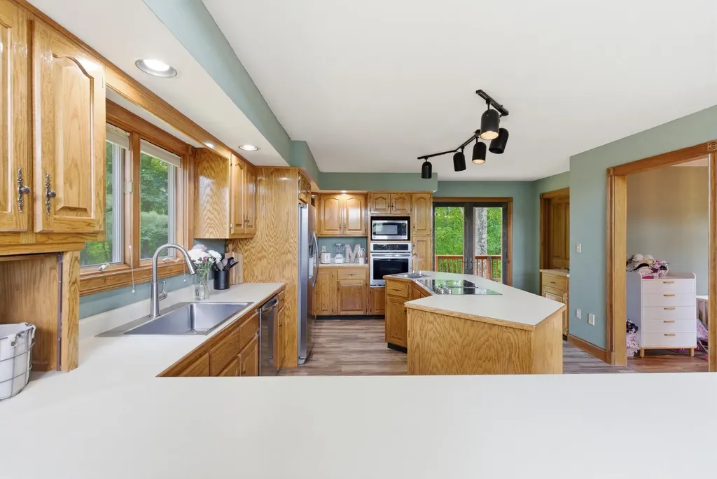 55 Woodland Cove Waynesburg KY 40489
