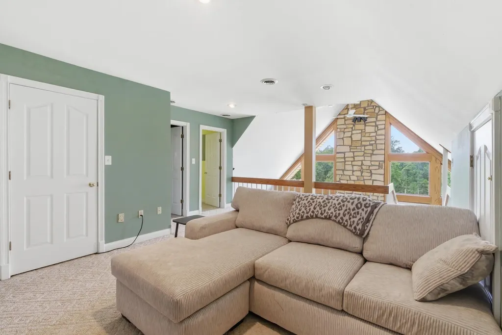55 Woodland Cove Waynesburg KY 40489