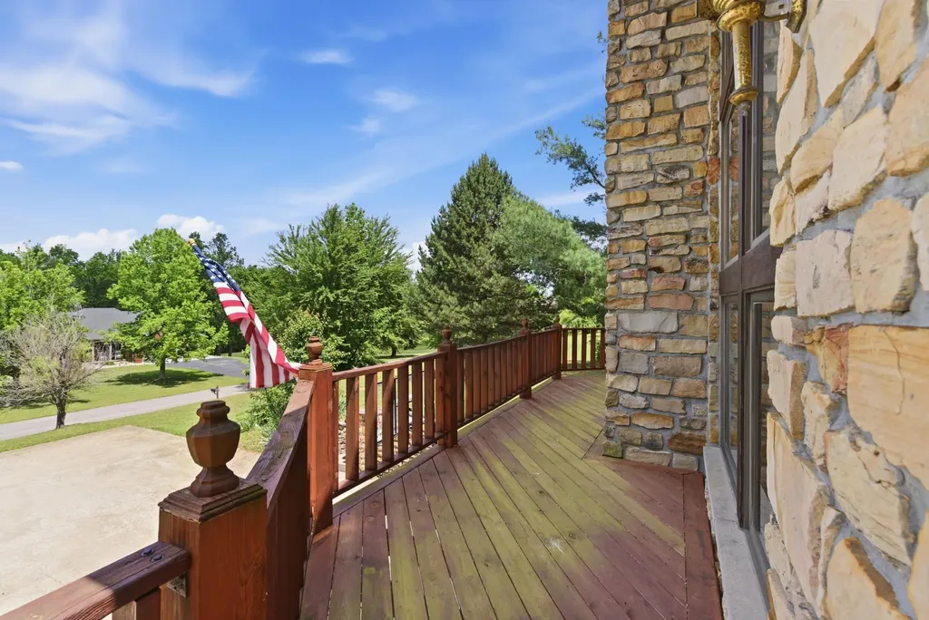 55 Woodland Cove Waynesburg KY 40489