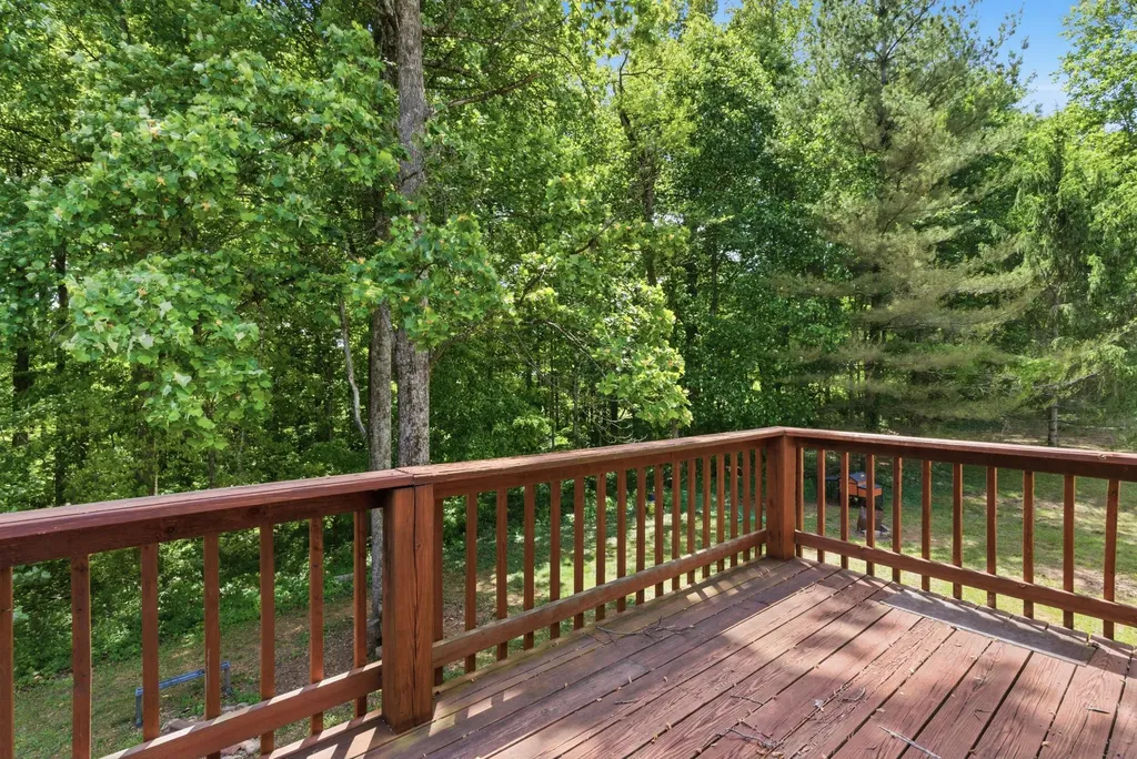 55 Woodland Cove Waynesburg KY 40489