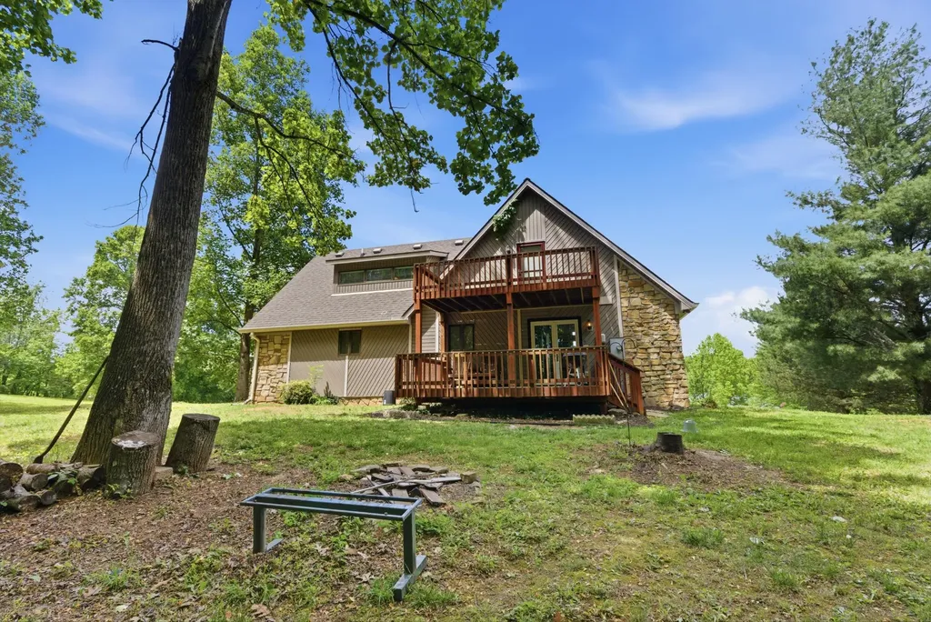 55 Woodland Cove Waynesburg KY 40489