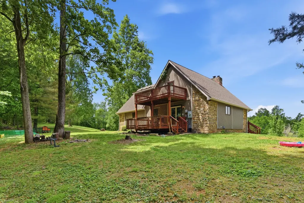 55 Woodland Cove Waynesburg KY 40489
