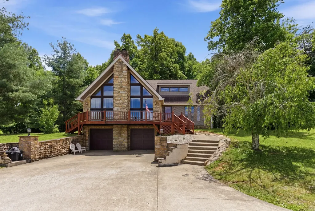 55 Woodland Cove Waynesburg KY 40489