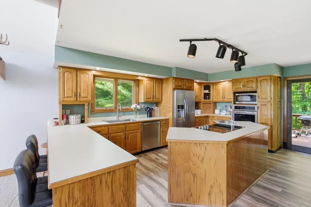 55 Woodland Cove Waynesburg KY 40489