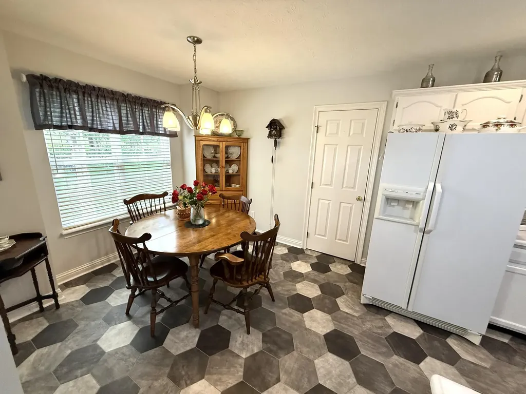 387 Colony Drive Versailles KY 40383
